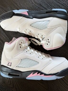 NEW Nike Air Jordan 5 Retro GS Soft Pink Size 6Y / Women Sz 7.5